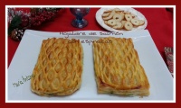 Hojaldre relleno de salmón, espinacas y salsa de queso