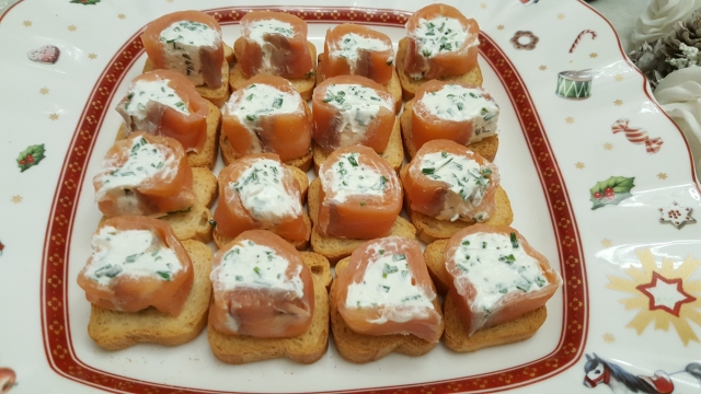 Rollitos de salmon o jamón york